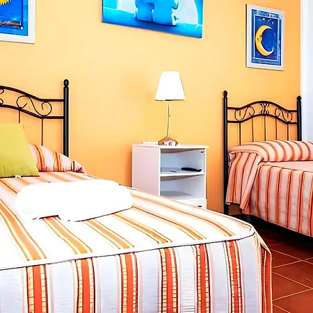 Sin Cocina Con Terraza, Aire Acondicionado Y Garaje Appartement *