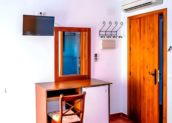 Sin Cocina Con Terraza, Aire Acondicionado Y Garaje *