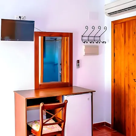 Sin Cocina Con Terraza, Aire Acondicionado Y Garaje *