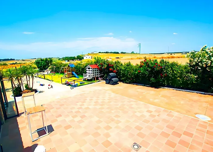 Apartment Sin Cocina Con Terraza, Aire Acondicionado Y Garaje *