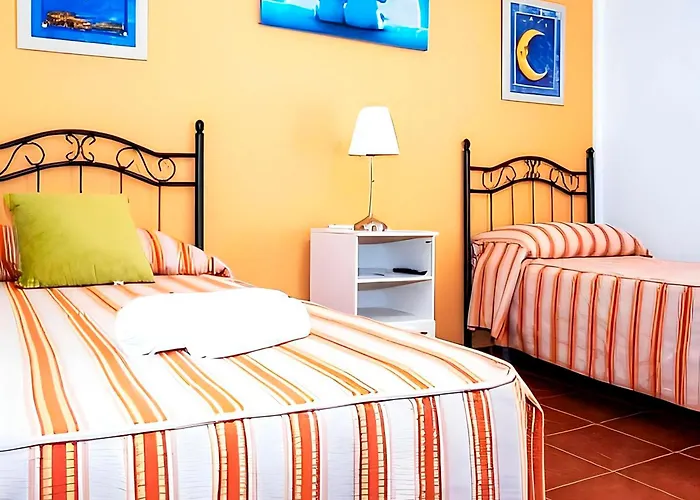 Sin Cocina Con Terraza, Aire Acondicionado Y Garaje Apartment *