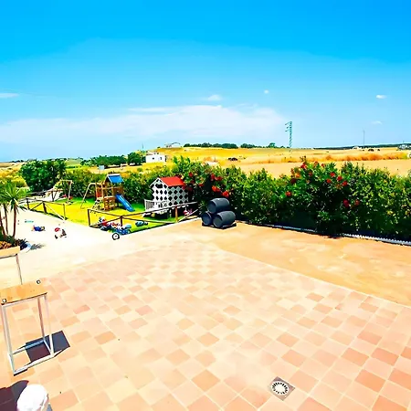 Apartament Sin Cocina Con Terraza, Aire Acondicionado Y Garaje *